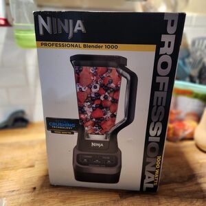 Ninja Professional 72 Oz Countertop 1000-Watt Blender